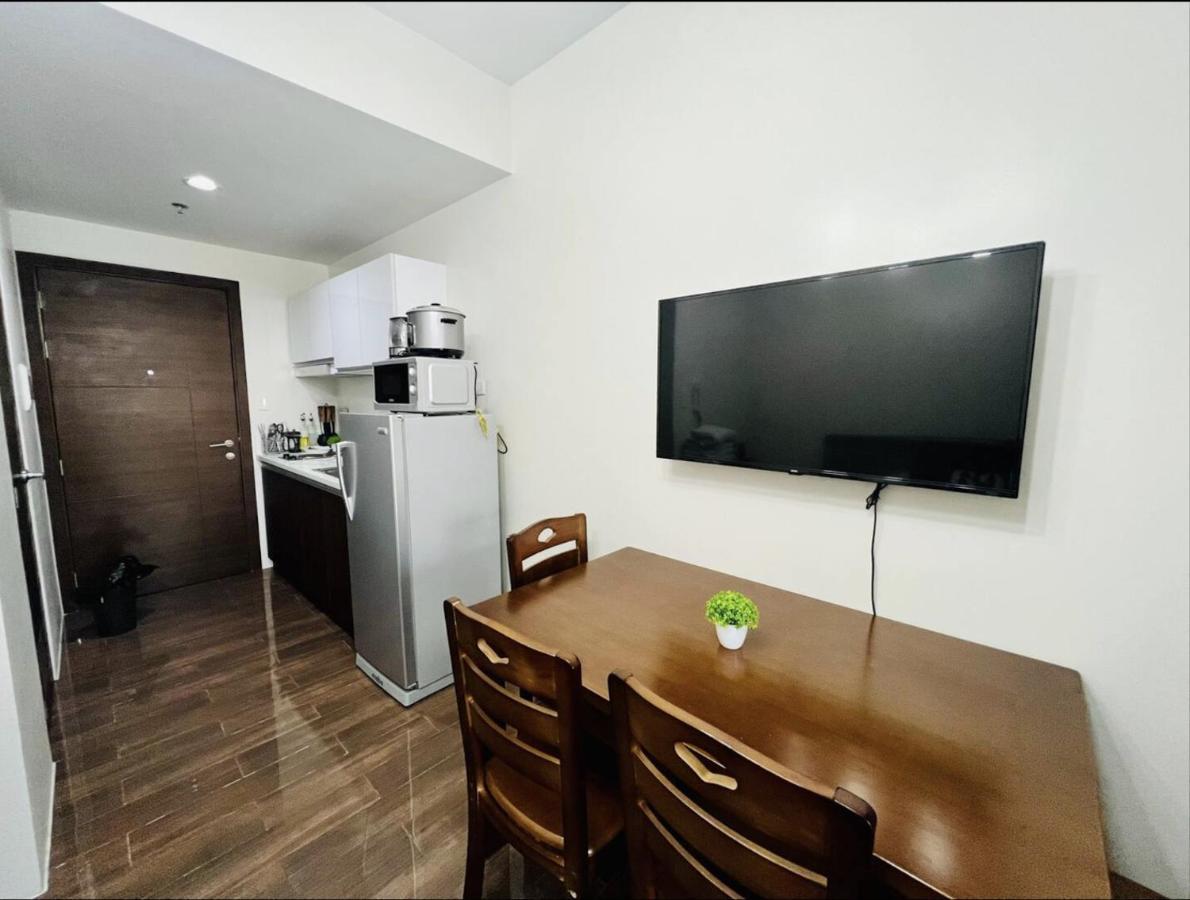 Air Residence Makati Манила Экстерьер фото