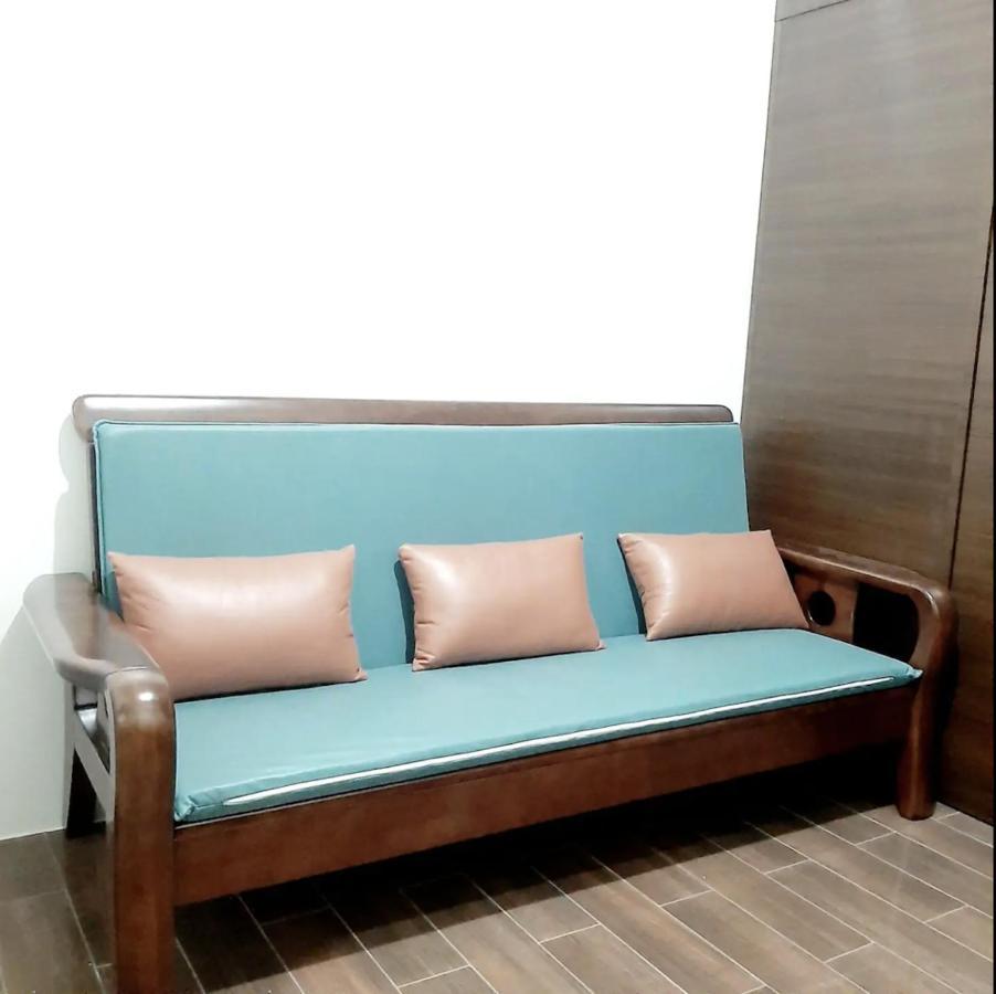 Air Residence Makati Манила Экстерьер фото