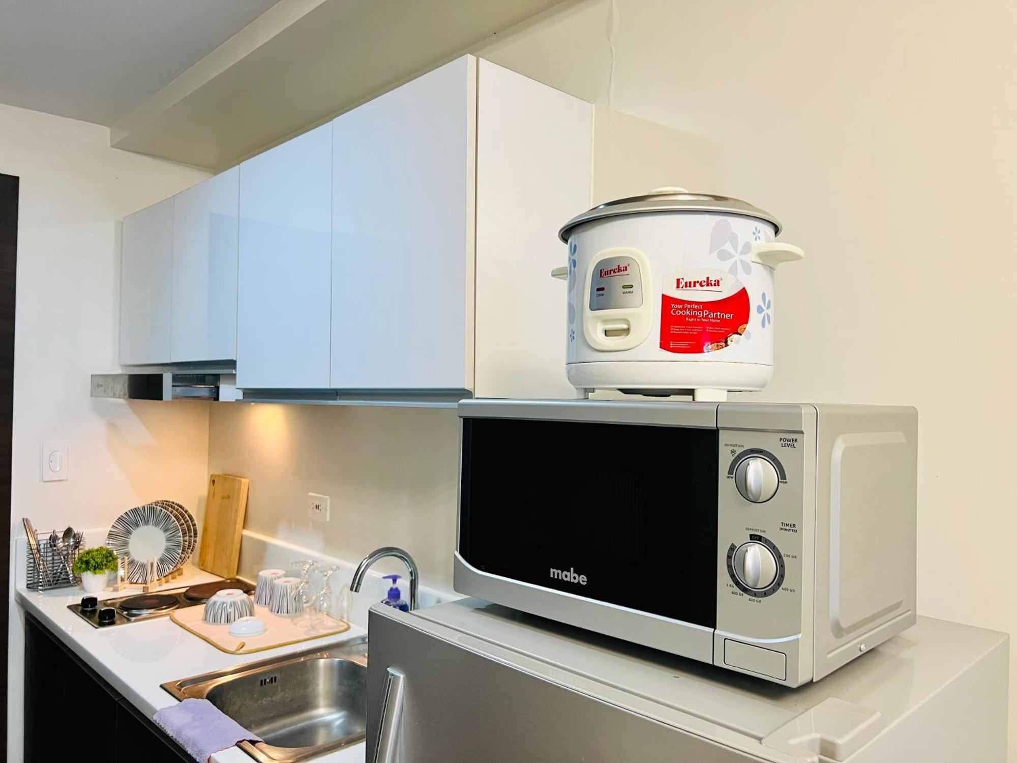 Air Residence Makati Манила Экстерьер фото