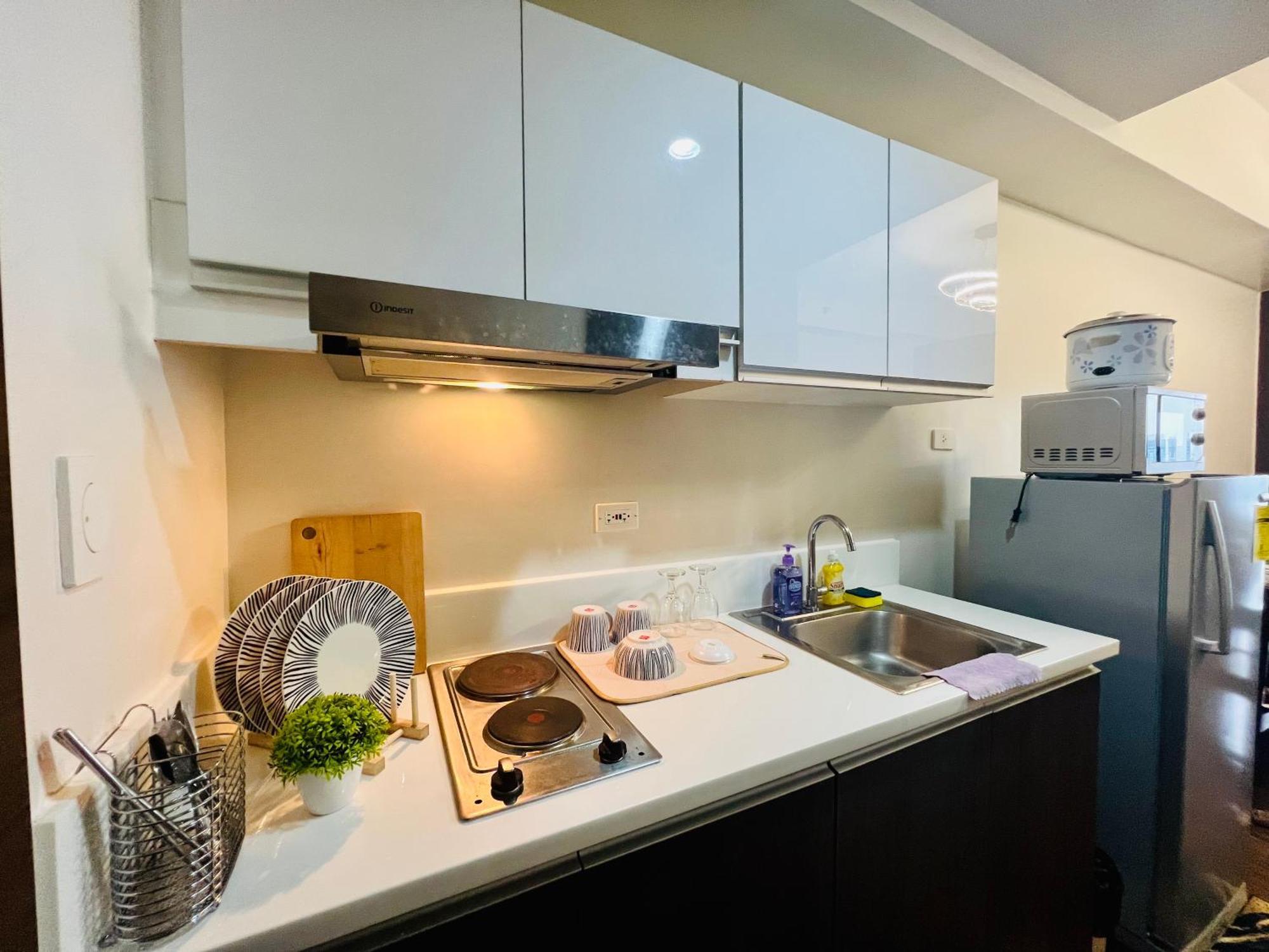 Air Residence Makati Манила Экстерьер фото