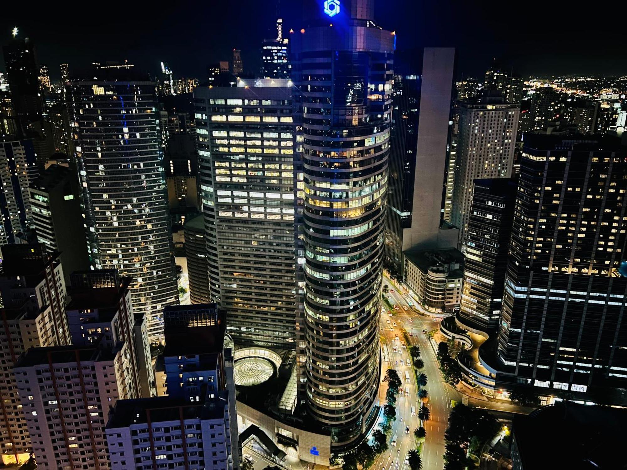 Air Residence Makati Манила Экстерьер фото