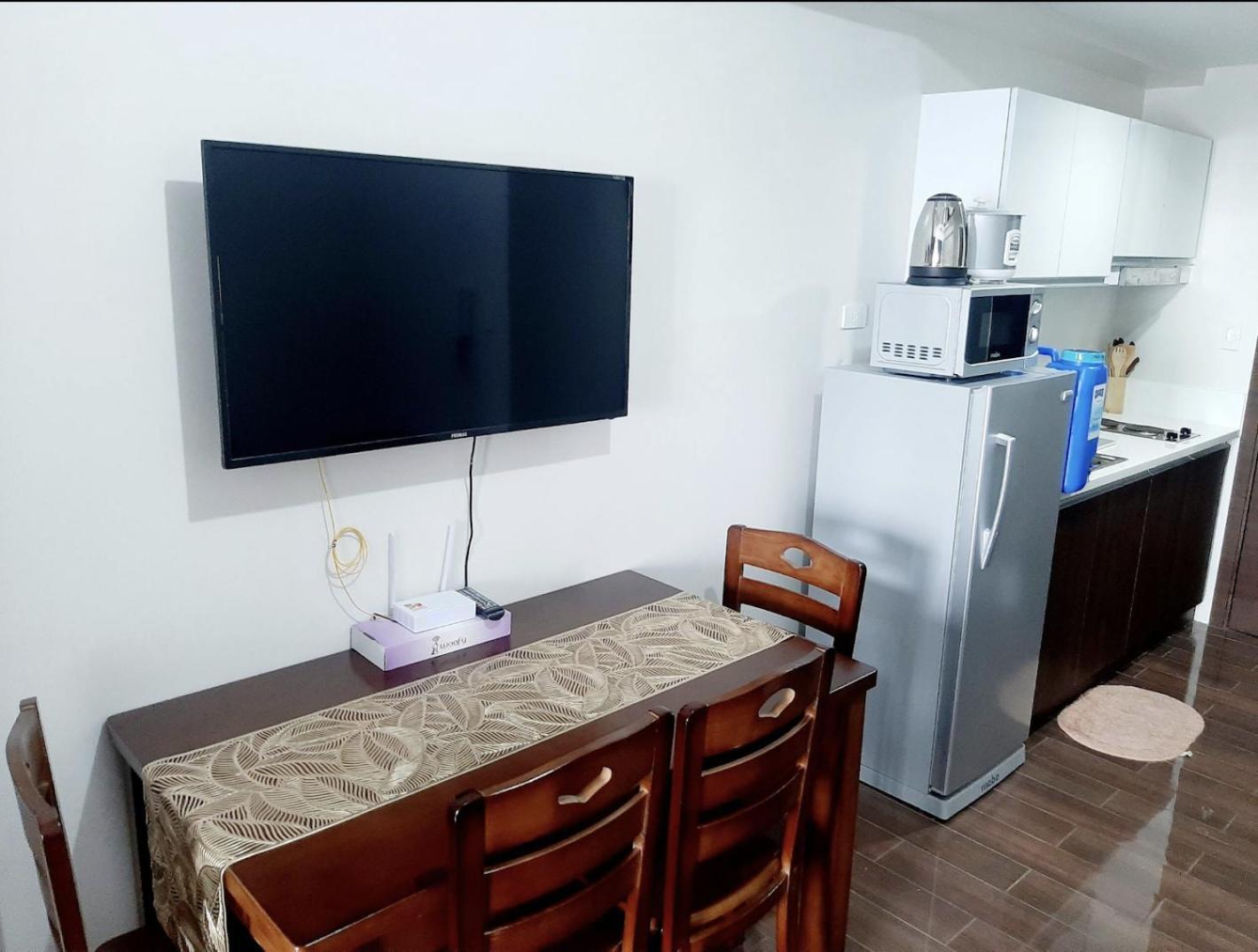 Air Residence Makati Манила Экстерьер фото